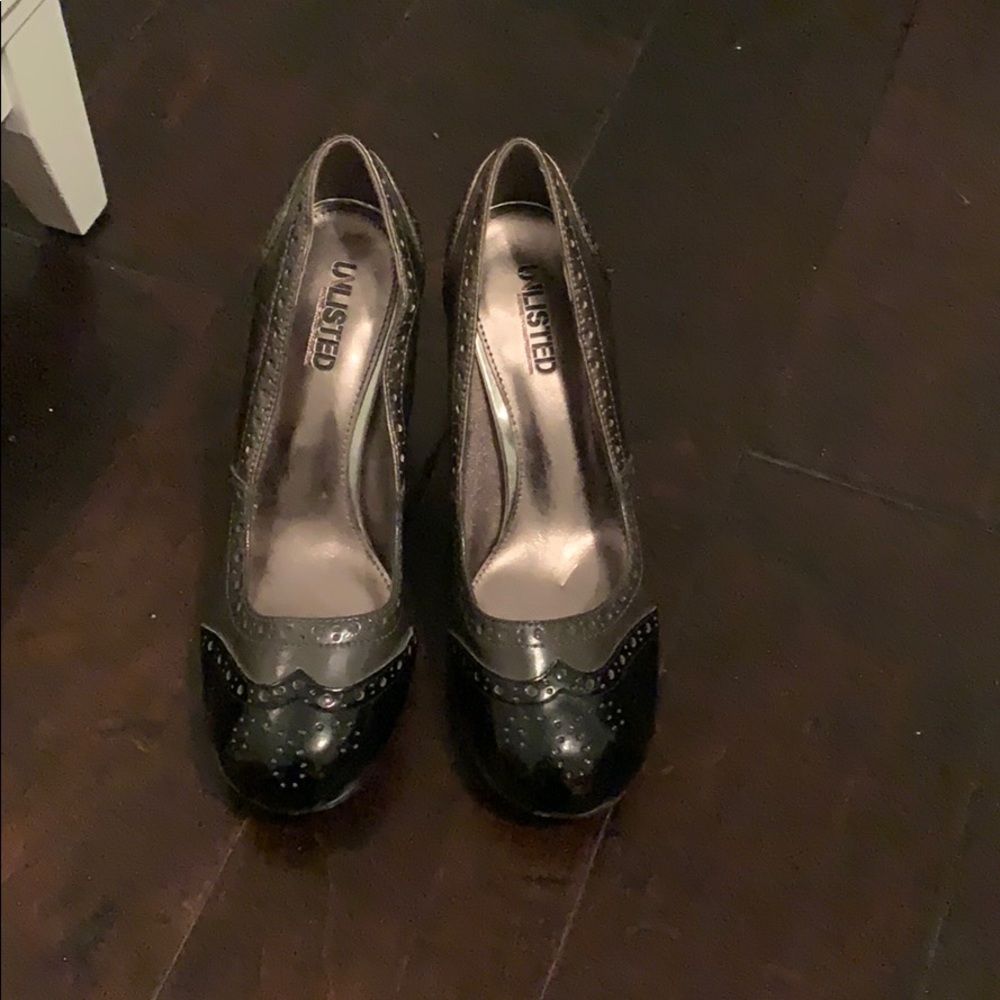 Gray pumps size 8